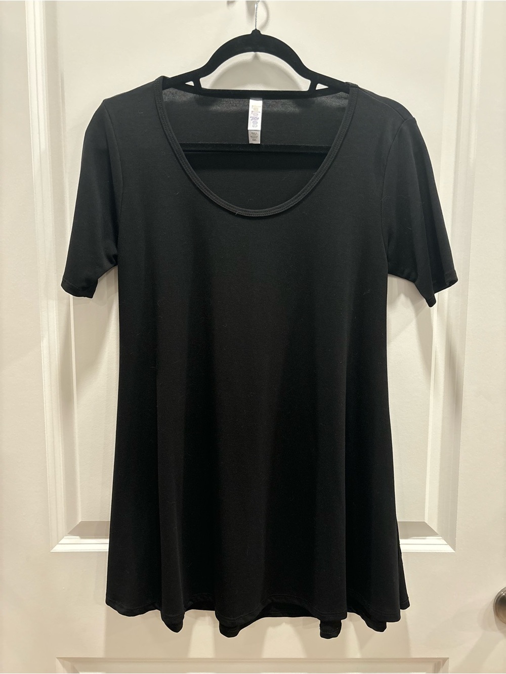 Lularoe Perfect Tee Black Scoop Neck Short Sleeve Tunic